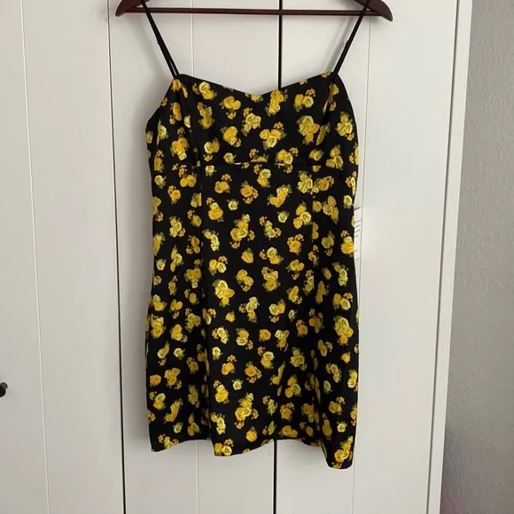 For love and lemons dress - Picture 3 of 10